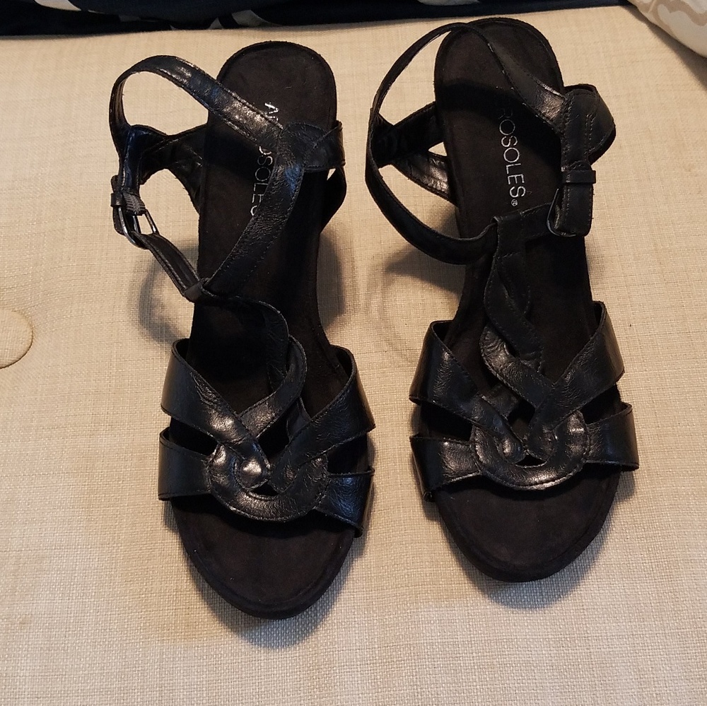 Aerosoles black wedges size 8.5